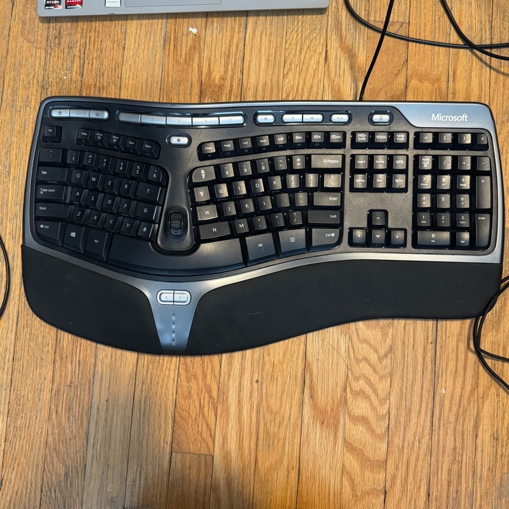 Microsoft Natural Ergonomic Keyboard 4000 v1.0 Model 1048 Wired USB Black Silver